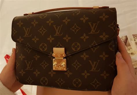 ¿Cómo saber su tu bolsa Louis Vuitton 